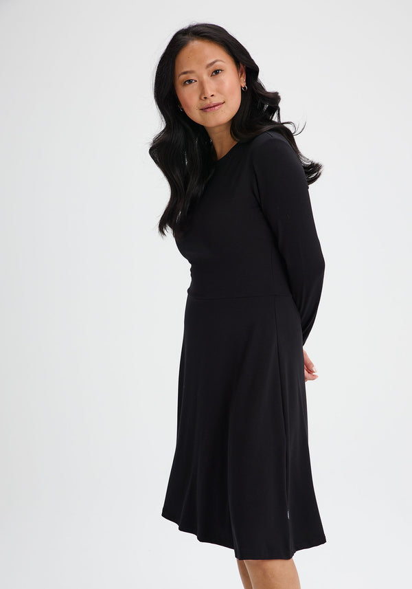 KUUJJUAQ - Robe ajustée noire-Robes-Message Factory